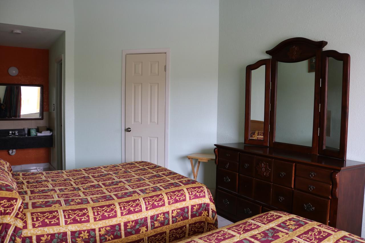 Great Western Inn Pasadena Bagian luar foto
